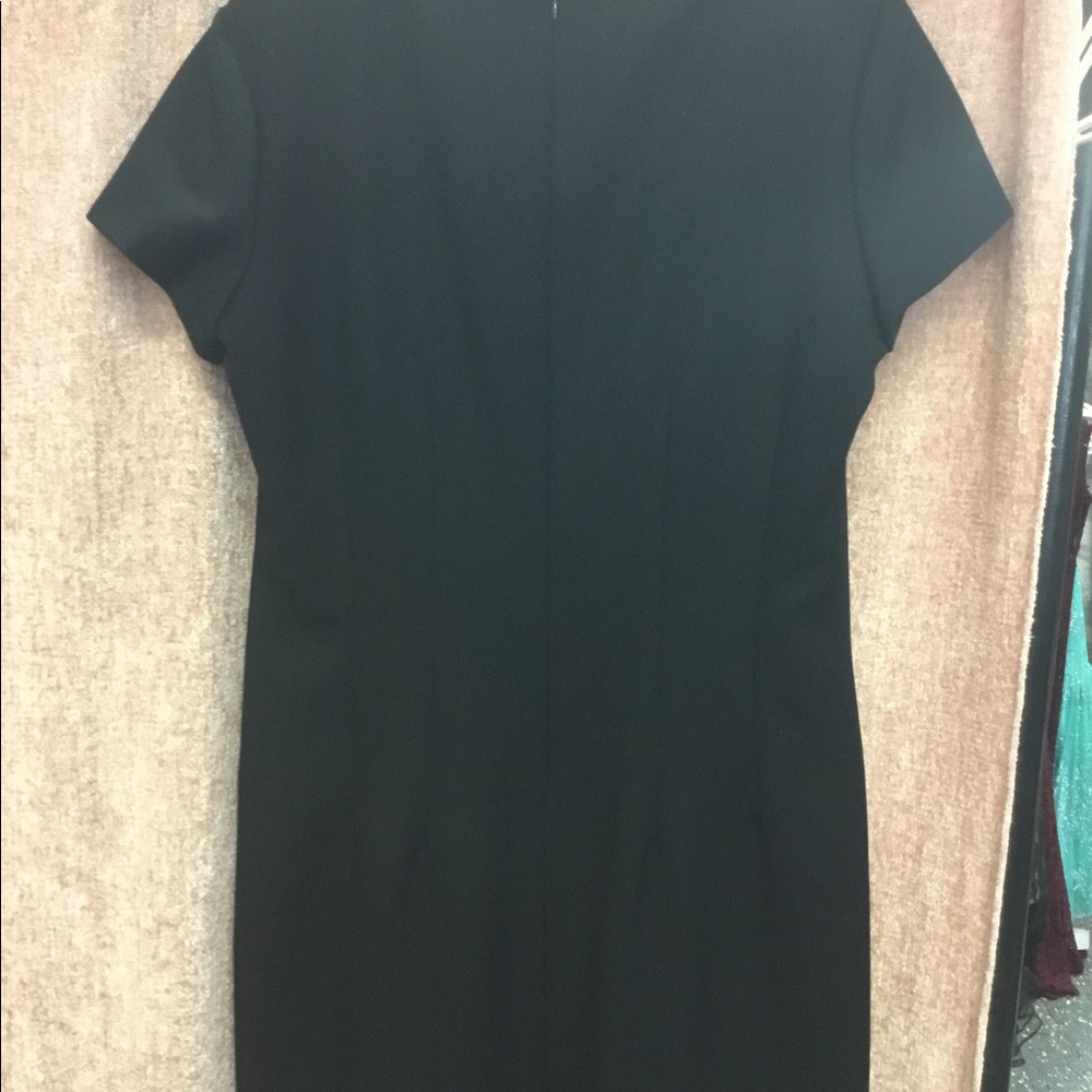 Dress - Picture 2 of 3